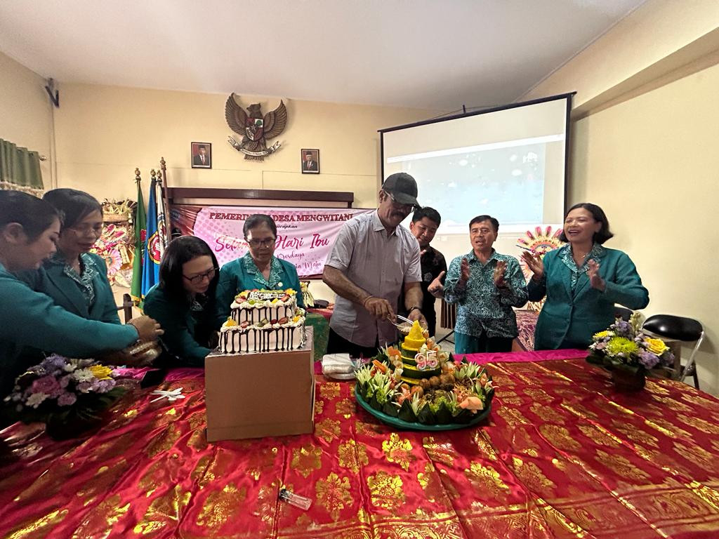 PADA HARI MINGGU 10 DESEMBER 2023, PKK DESA MENGWITANI MELAKSANAKAN PERAYAAN HARI IBU. SELAMAT HARI IBU, PEREMPUAN BERDAYA INDONESIA MAJU.